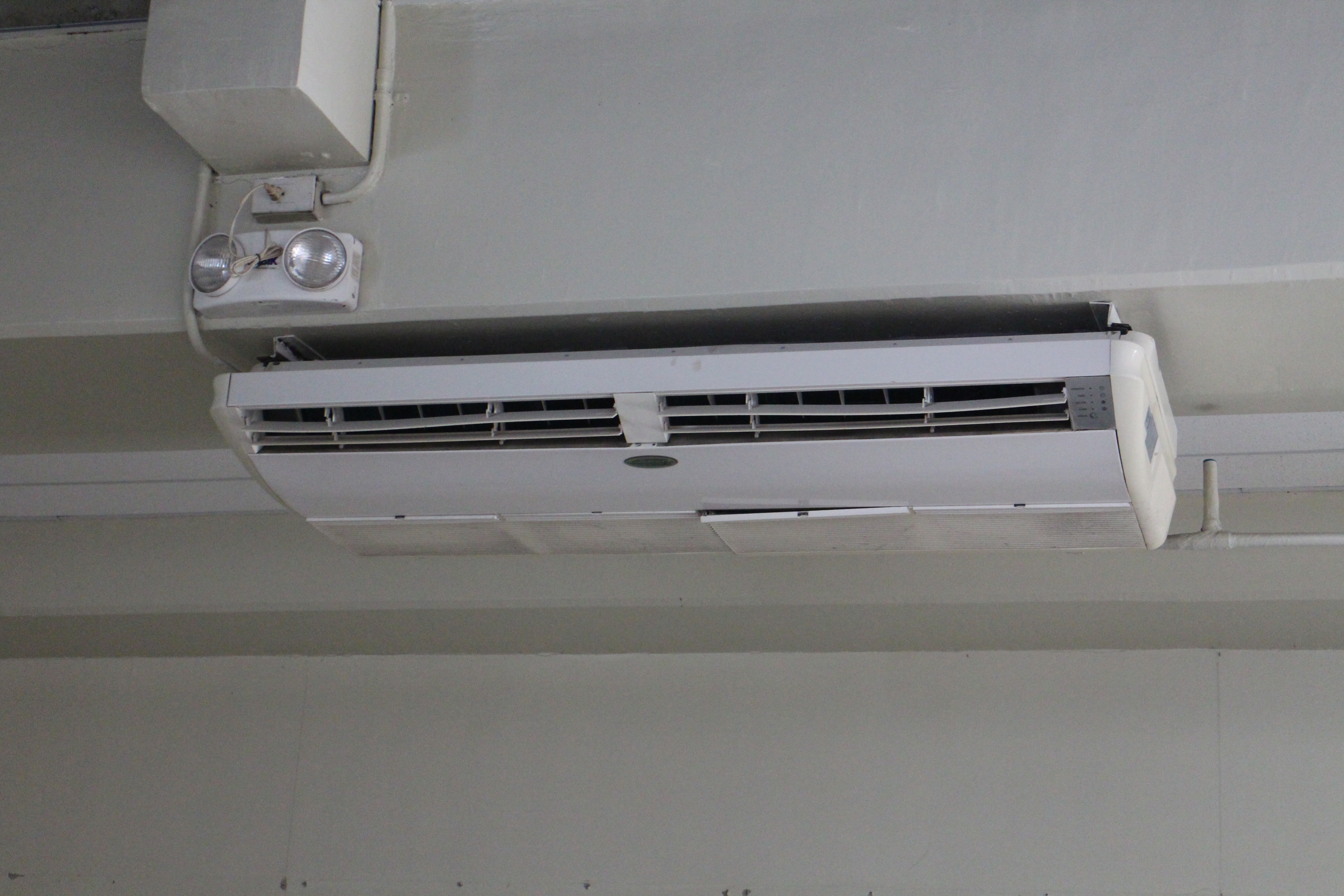 Everest Aircon 5 tons Ceiling Type Inverter Second hand (negotiable) photo